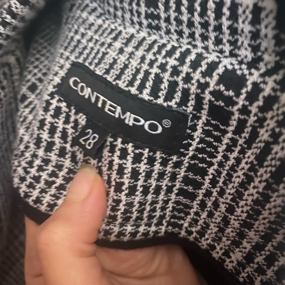 Black and white blazer. Very soft fabric. Fitted blazer. Small size. Brand new - Picture 10 of 10